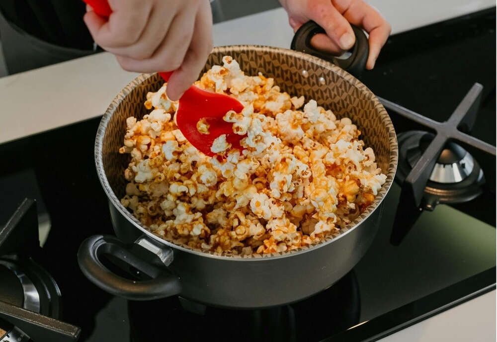 How to Perfect Stovetop Popcorn at Home + 3 Irresistible Recipes: Spicy, Sweet & Savory