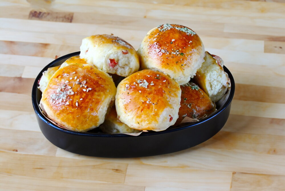 Yeast Buns with Cheese