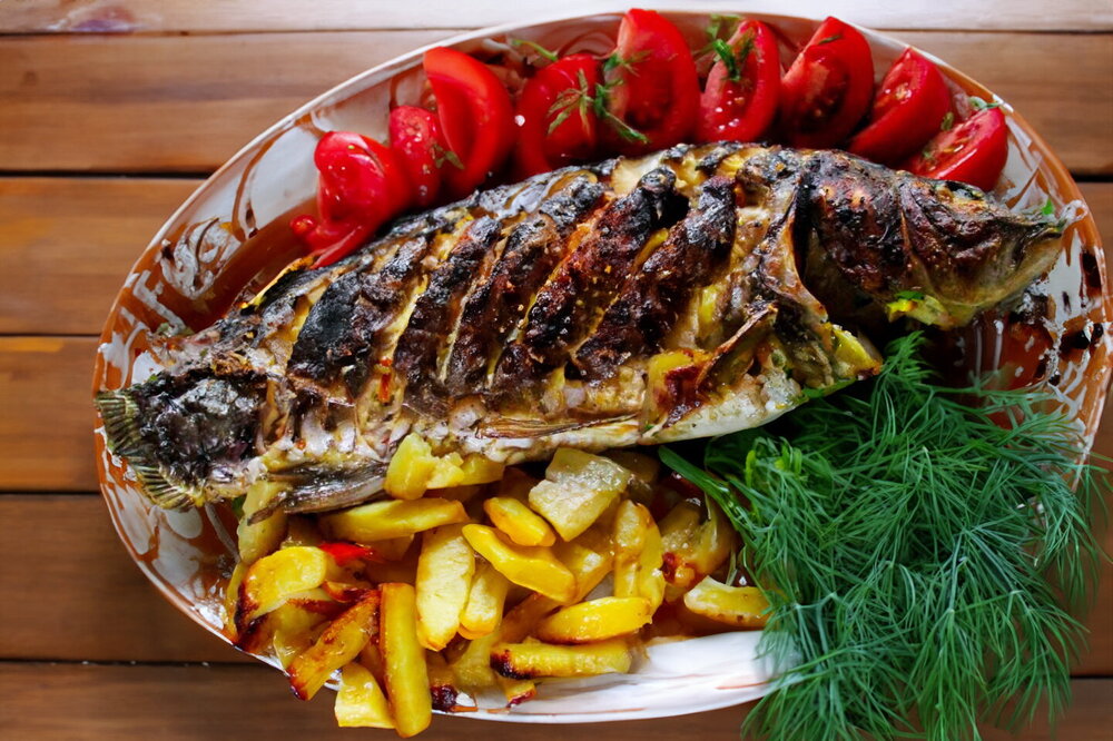 Baked Carp with Potatoes and Lemon