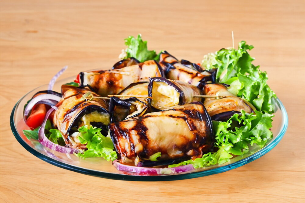 Eggplant Rolls with Cheese and Garlic