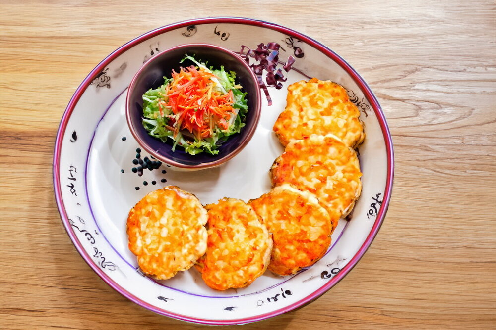 Chopped Chicken Patties with Mayonnaise and Flour