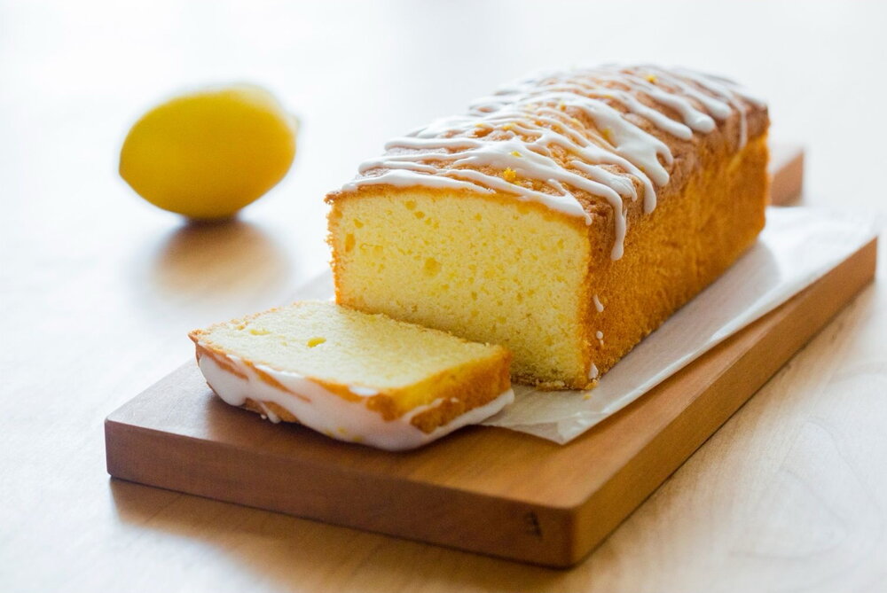 Lemon drizzle cake