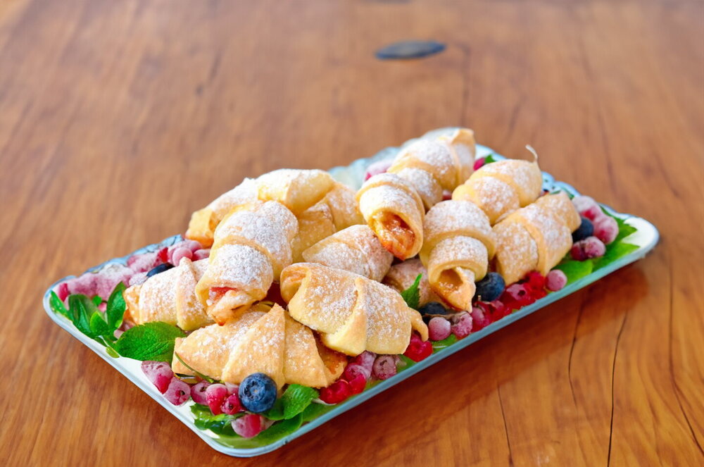 Crescent Rolls with Sour Cream and Margarine