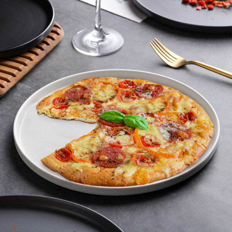 Pizza with Mozzarella and Tomatoes