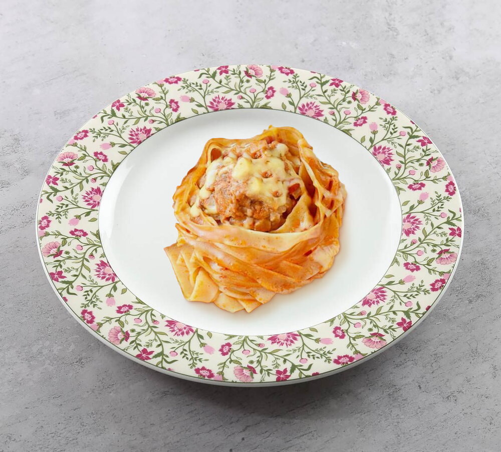 Pasta Nests with Ground Meat in a Skillet
