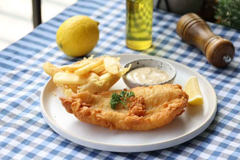 Fish and chips with tartare sauce