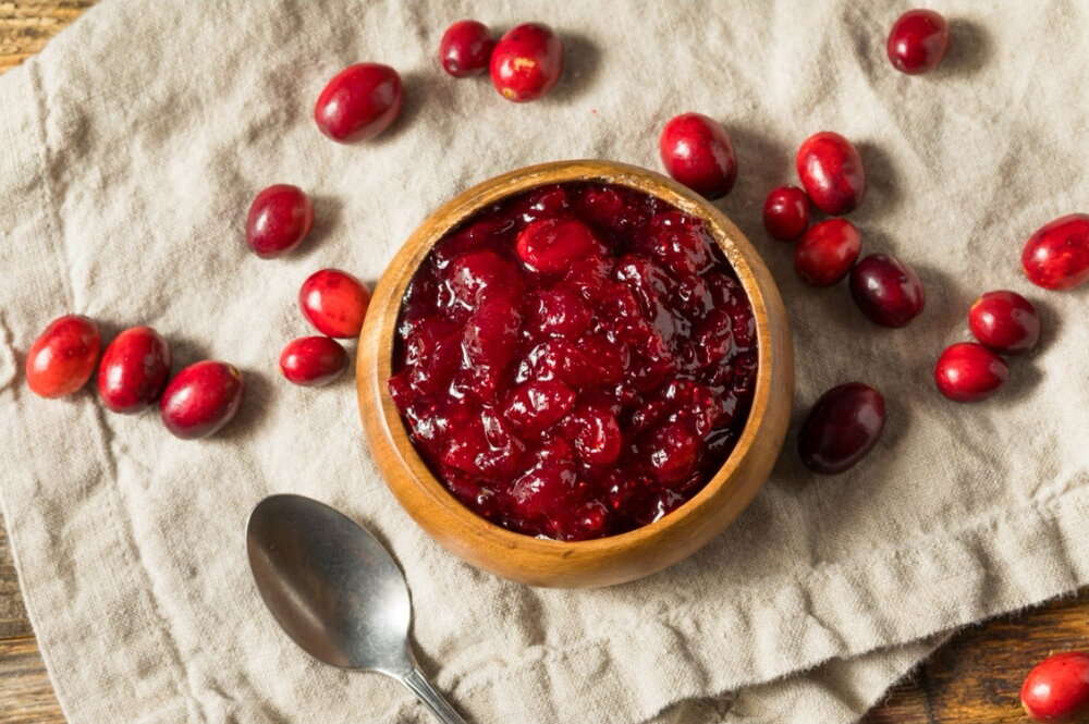 Fresh cranberry sauce