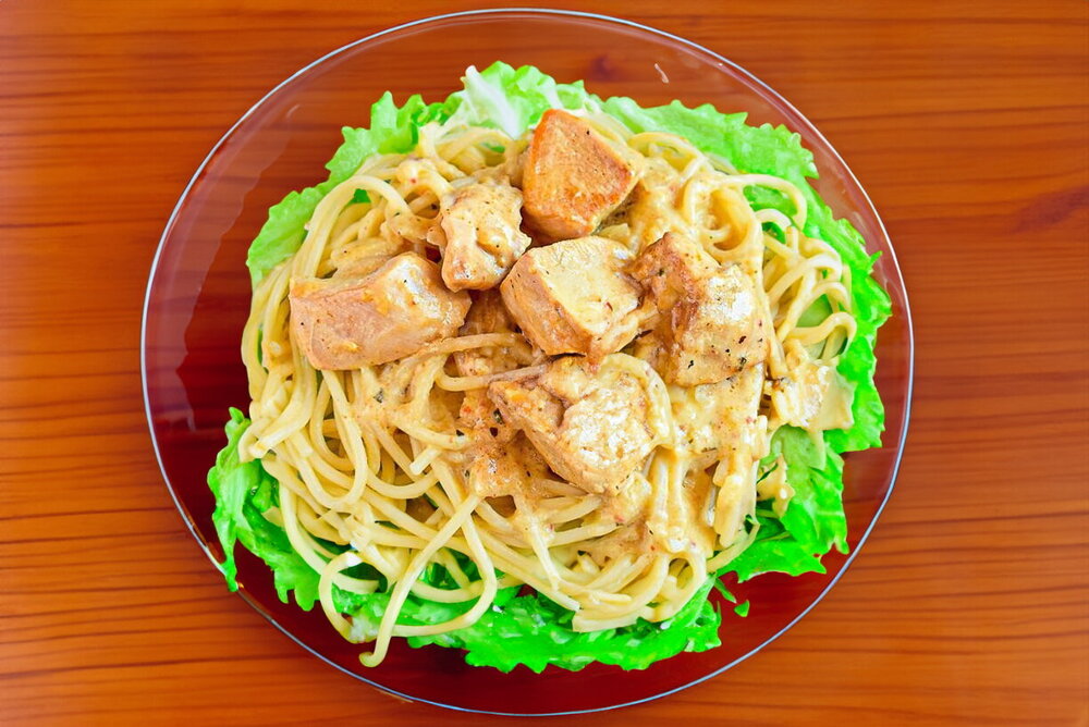 Spaghetti with Chicken in Cream Sauce