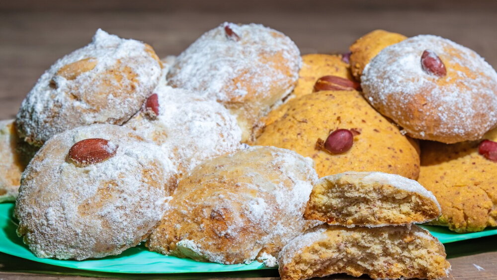 Shortbread Cookies with Ground Peanuts and Vanilla