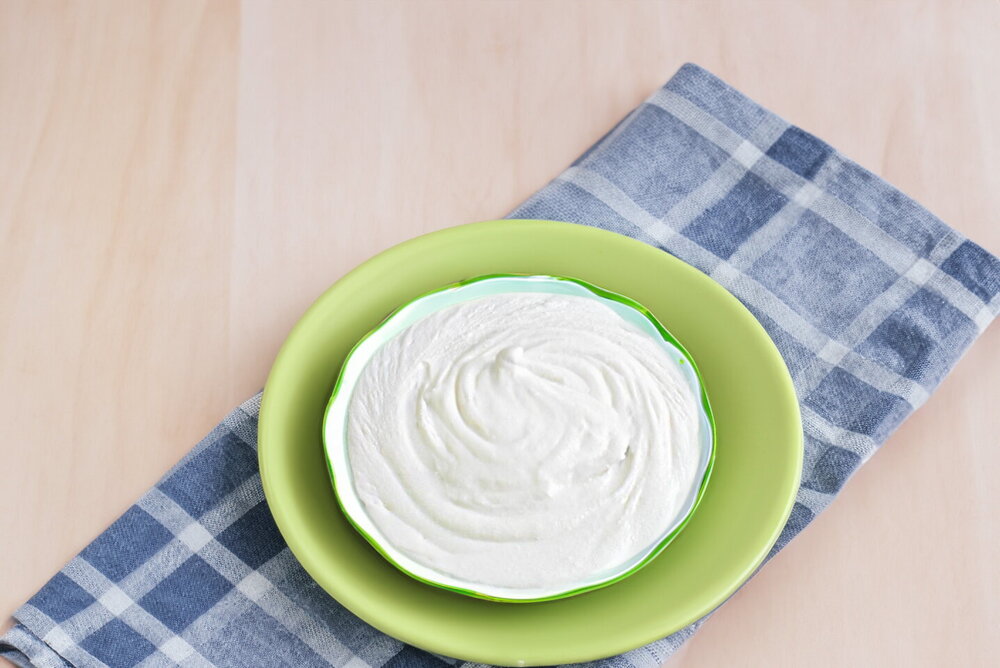 Easter Kulich Icing: Egg White and Powdered Sugar