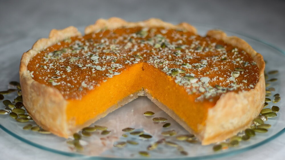 American Pumpkin Pie with Stewed Pumpkin Purée and Sweetened Condensed Milk