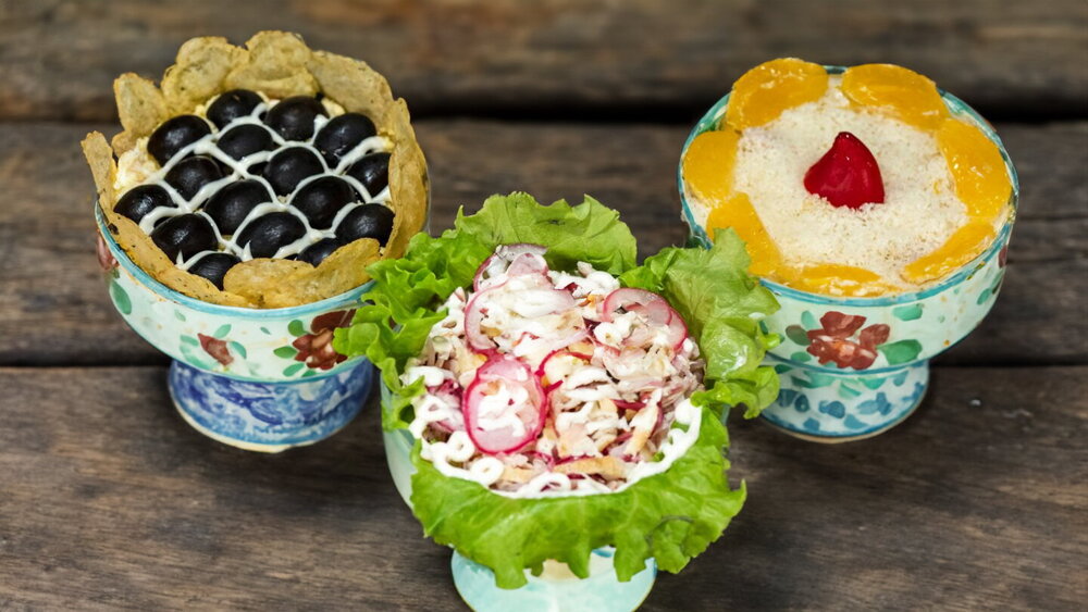 Chicken Breast Salads with Pineapple, Mushrooms, and Cheese