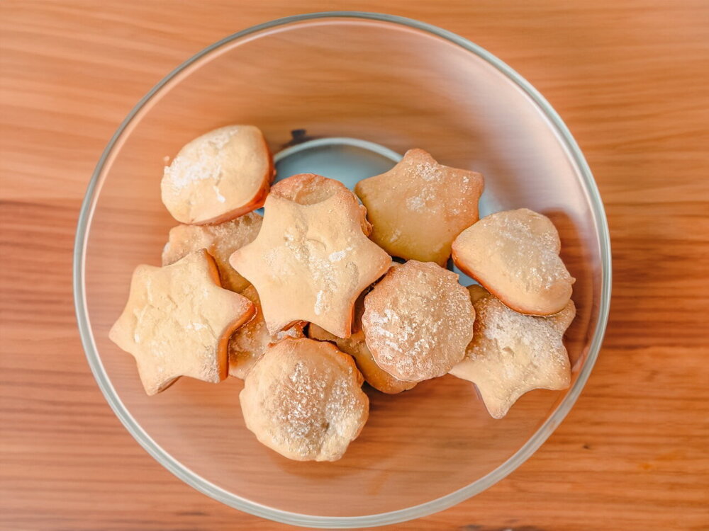 Oven-Baked Yeast Cookies