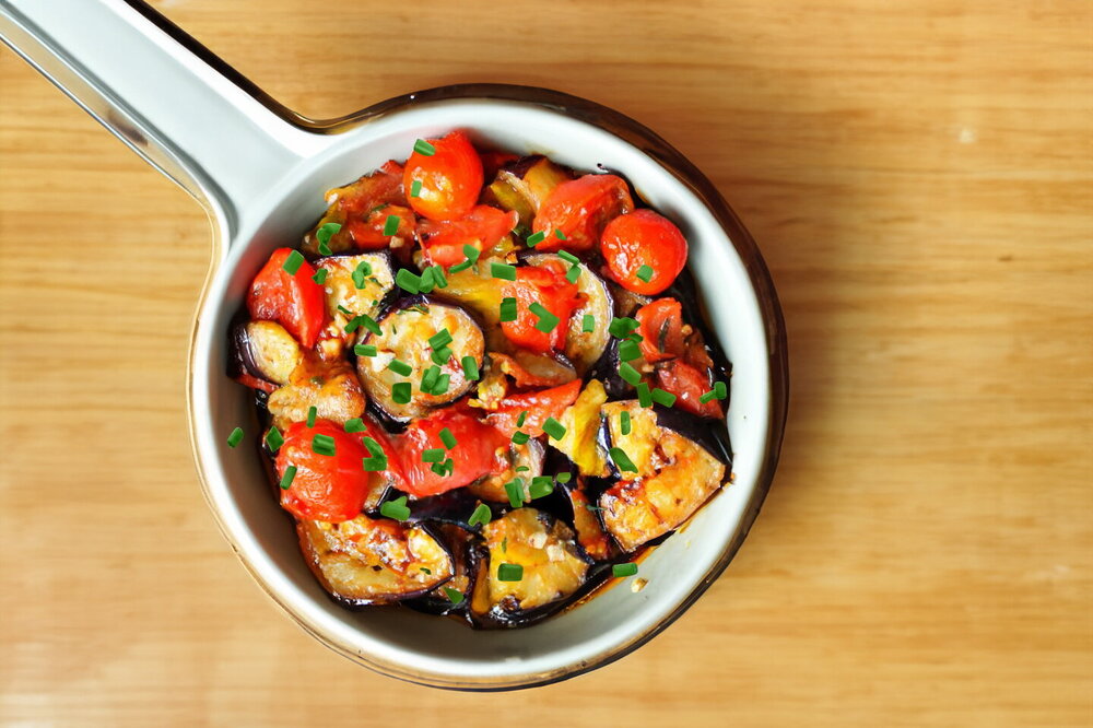 Quick Pan-Fried Eggplant with Garlic and Tomatoes