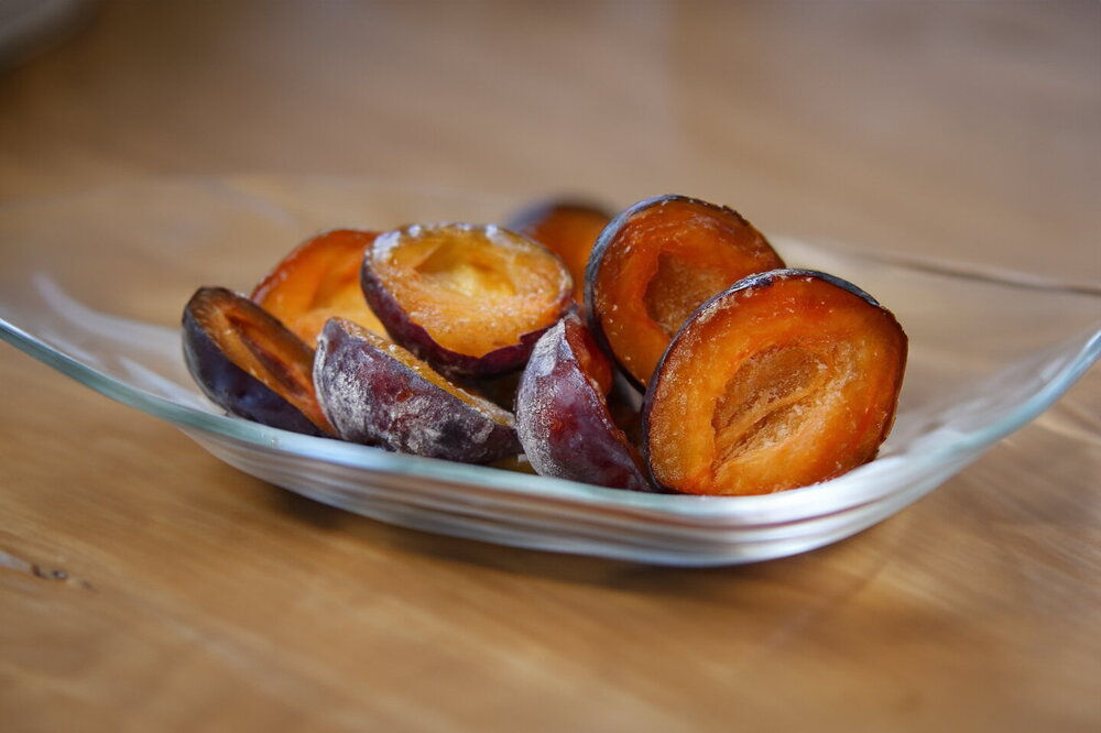 How to Freeze Plums for Winter