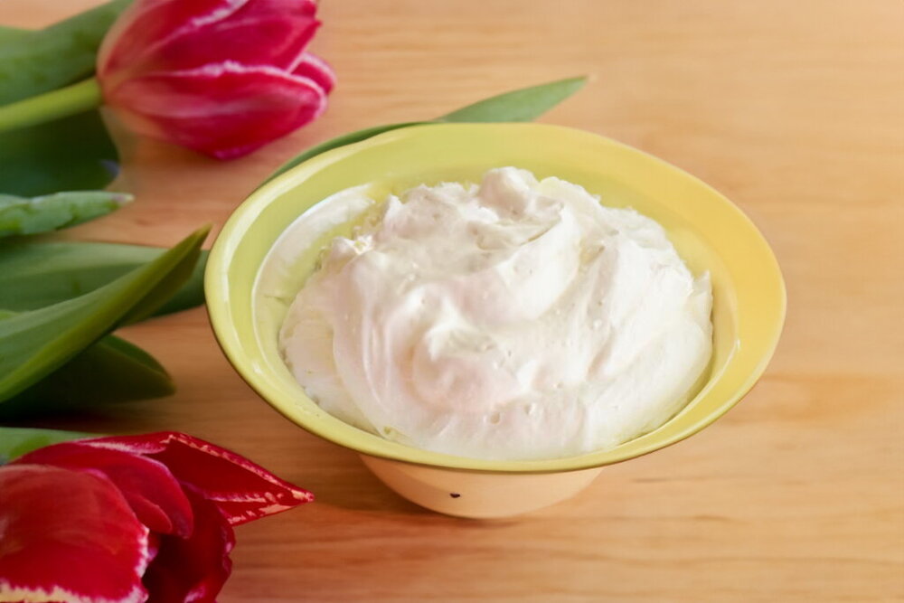 Classic Thick Sour Cream Frosting for Cake