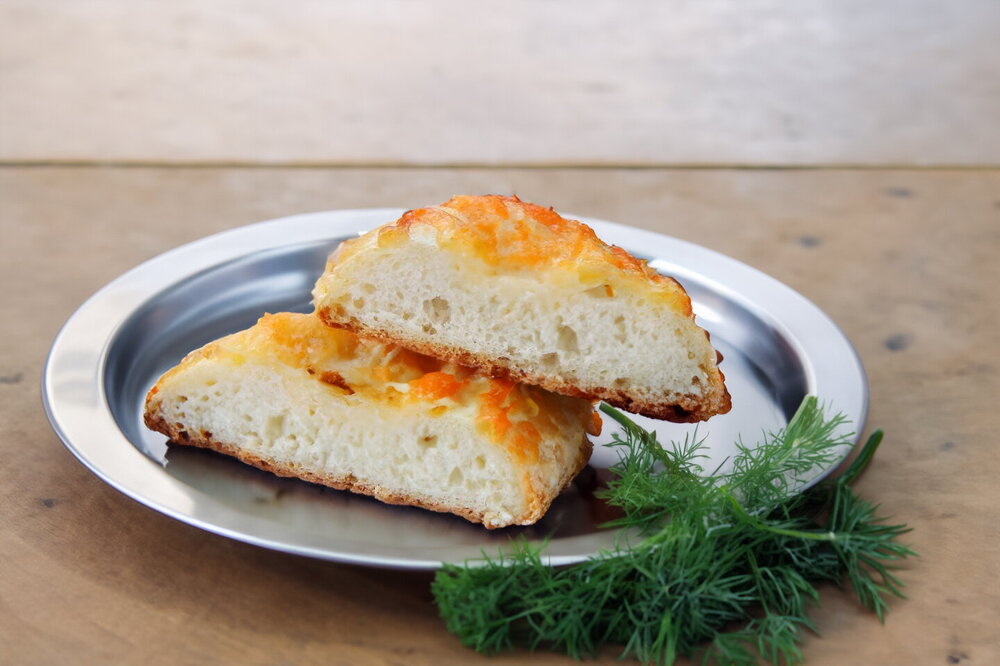 Oven-Baked Cheese Vatrushki (Yeast Buns)
