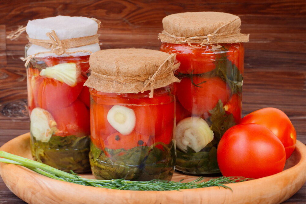 Tomato Wedges with Garlic for Winter Without Sterilizing