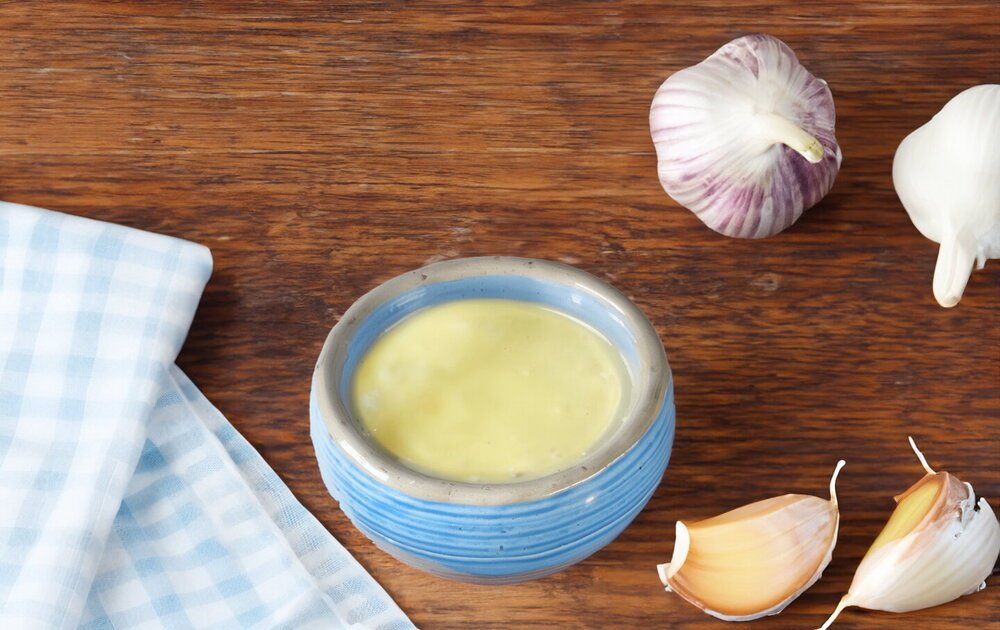 Homemade Mayonnaise with Egg and Vinegar