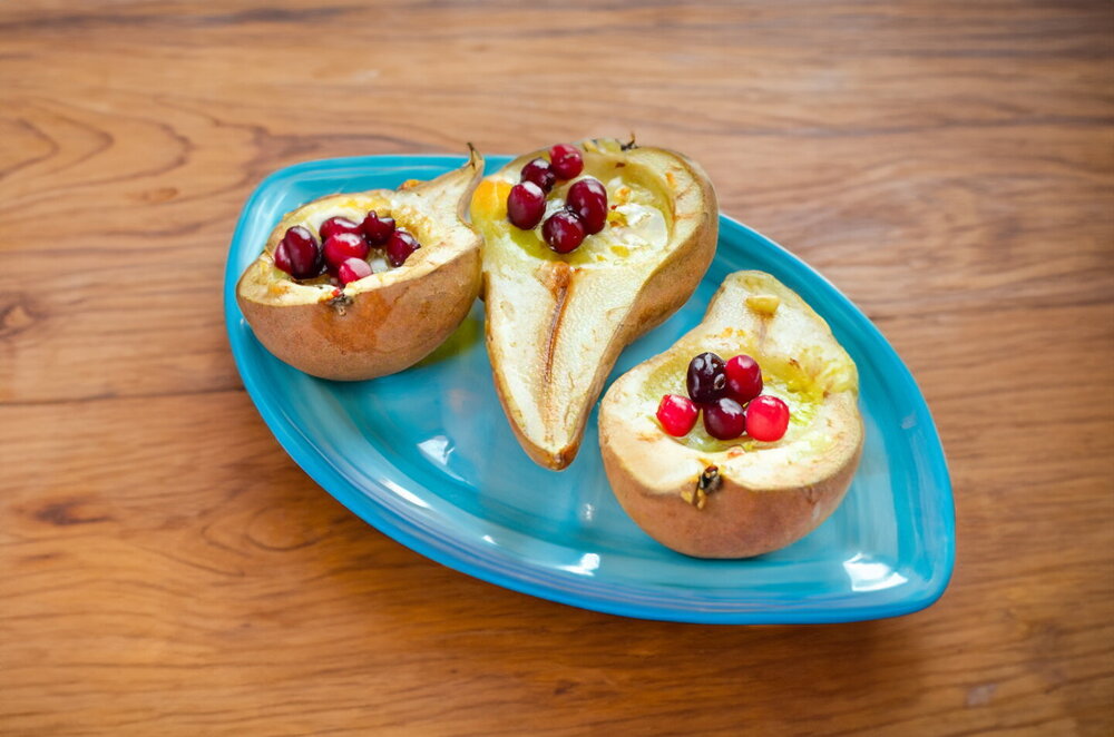 Baked Pear with Camembert Cheese