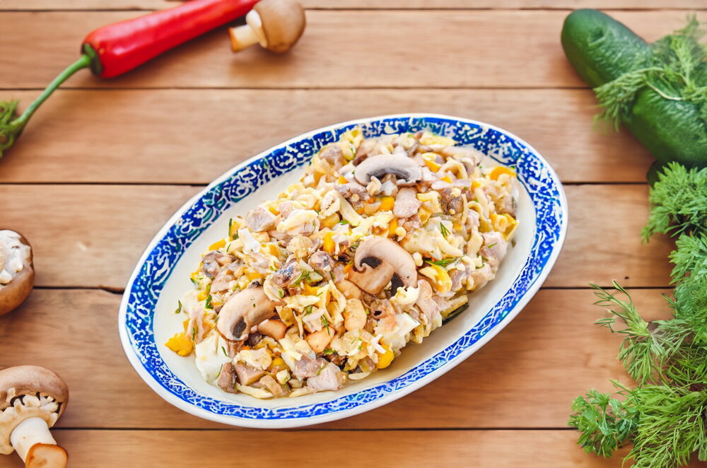 Salad with Chicken Breast and Mushrooms