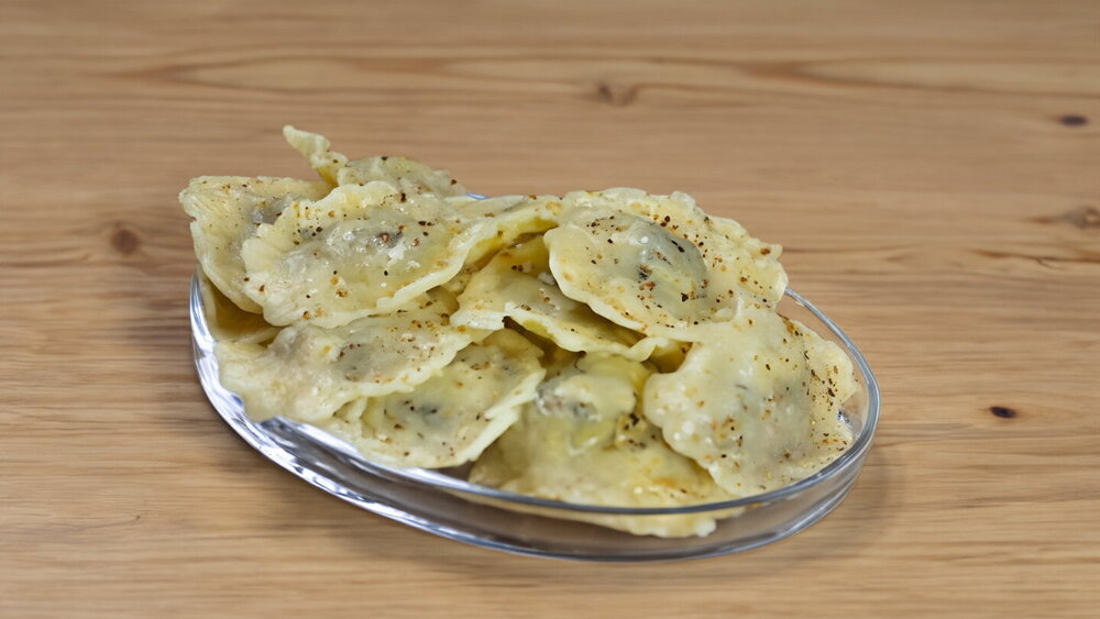 Dumplings (Vareniki) with Meat Filling and Vegetables