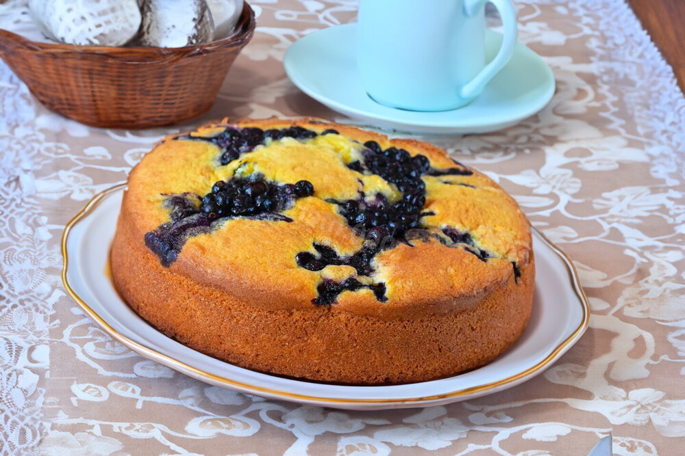 Simple Blueberry Cake Baked in the Oven