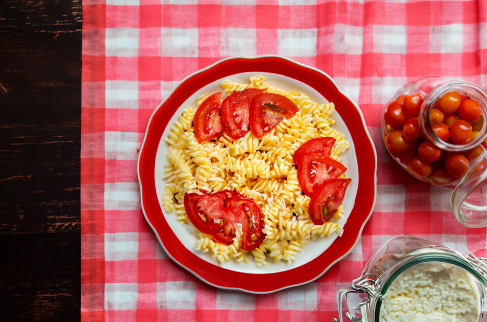Pasta with Cheese and Tomatoes