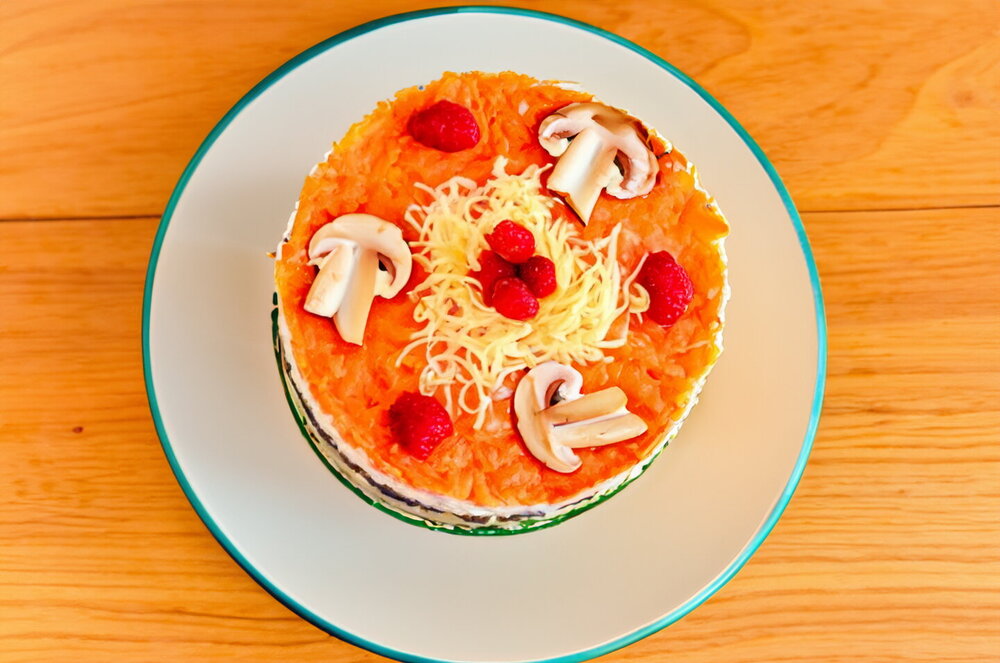 Layered Salad with Chicken and Mushrooms
