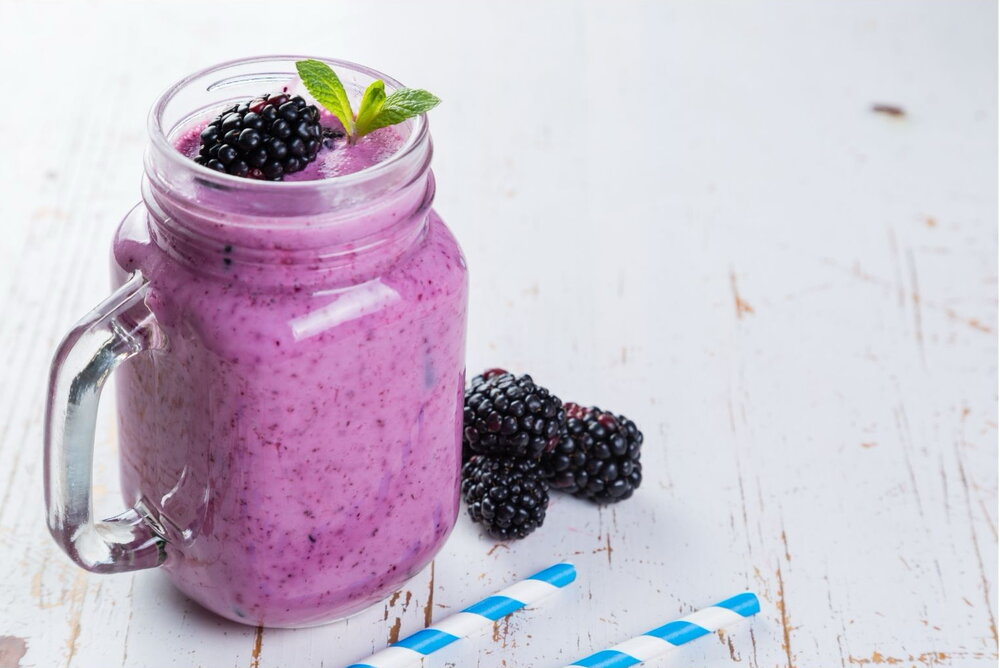 Blackberry and apple smoothie