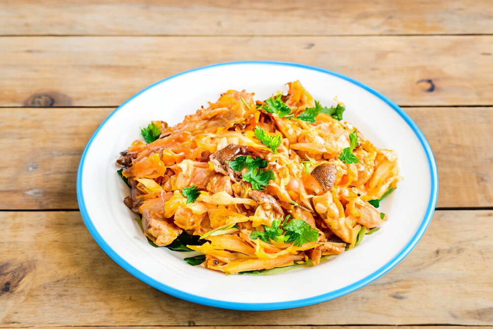 Fresh Stewed Cabbage with Mushrooms