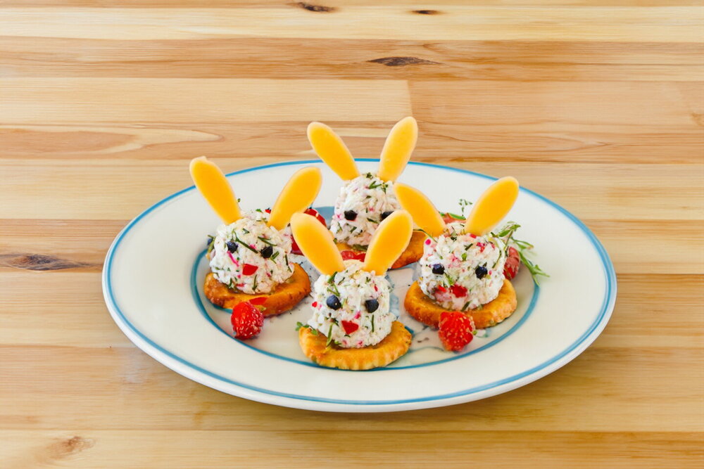 Appetizer on Crackers with Crab Sticks