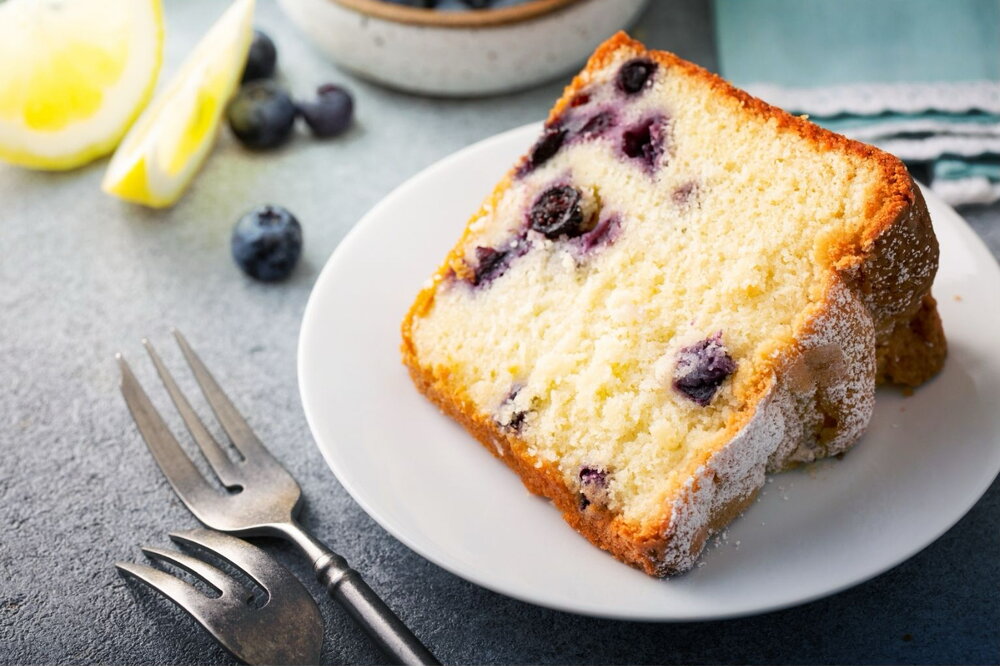 Blueberry and lemon cake