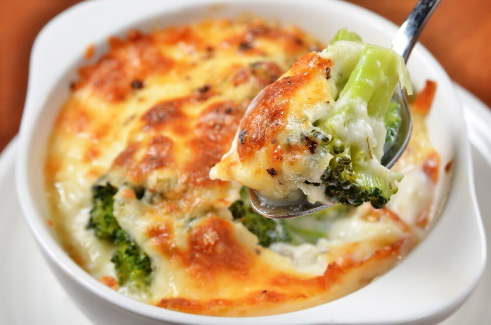 Broccoli with cheese sauce