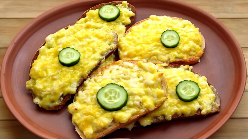 Sandwiches on Black and White Bread with Processed Cheese