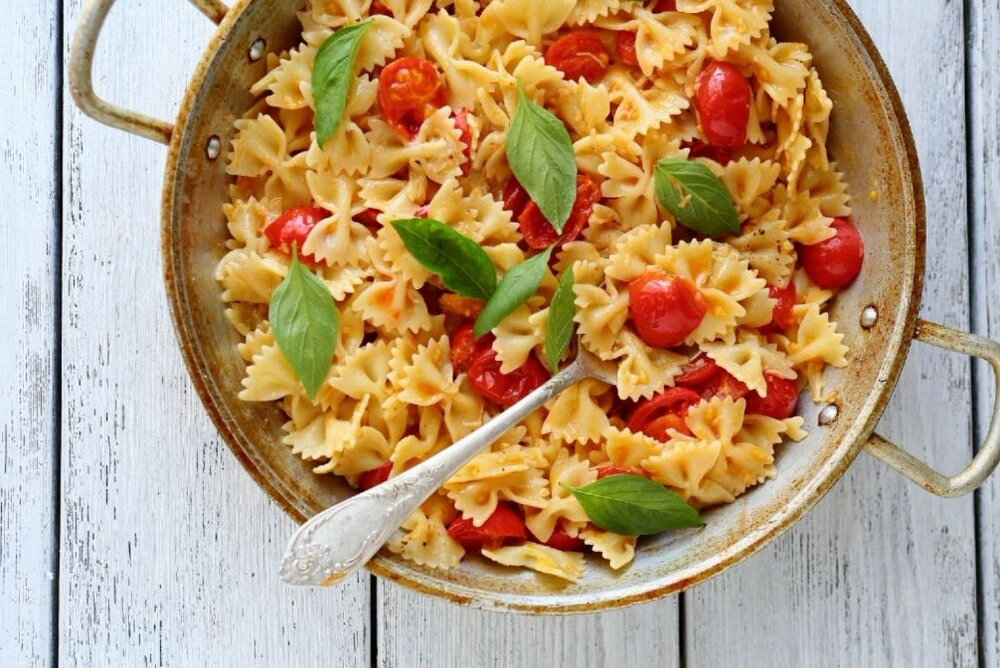 Butter-roasted cherry tomato pasta