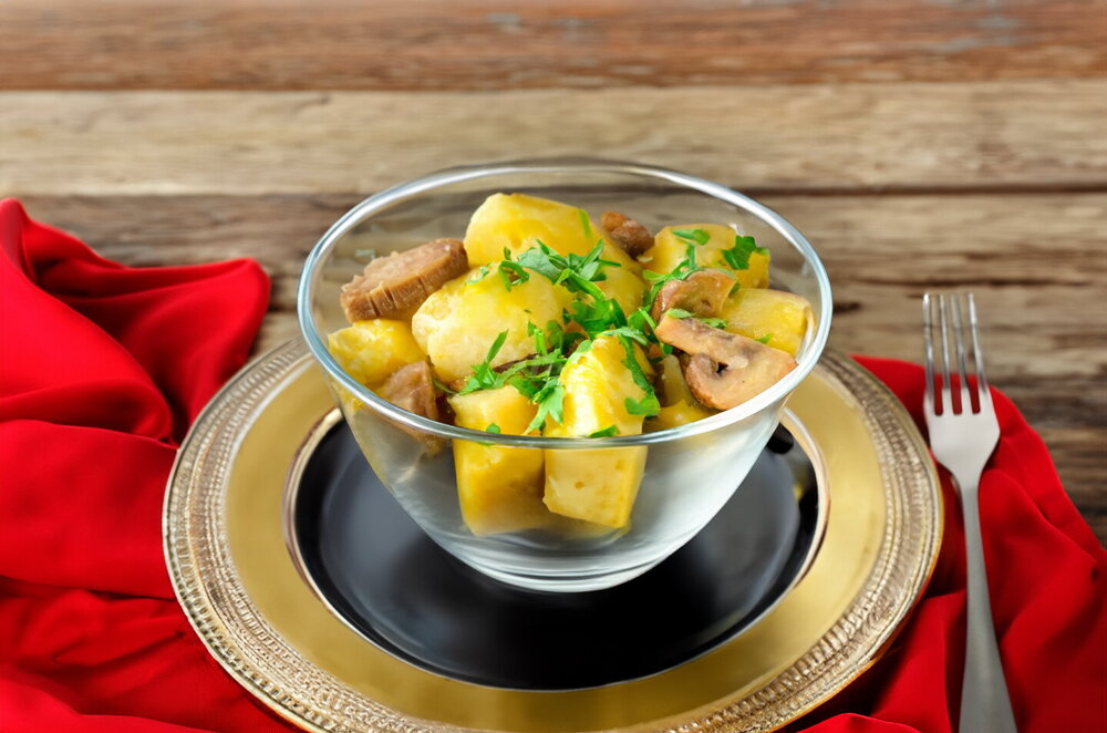 Stewed Potatoes with Mushrooms in a Multicooker