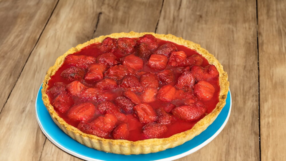 Strawberry Custard Shortcrust Pie