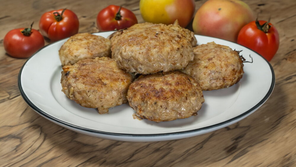 Cutlets from Mixed Ground Meat with Vegetables