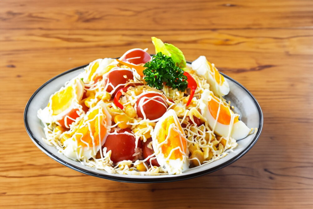 Simple Salad with Egg and Cheese