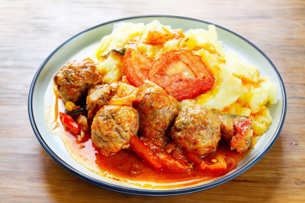 Meatballs with Vegetables in a Skillet