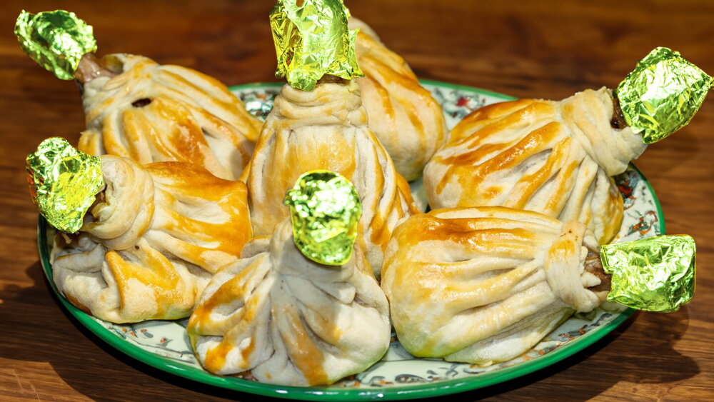 Chicken Drumsticks Baked in Pastry Pouches
