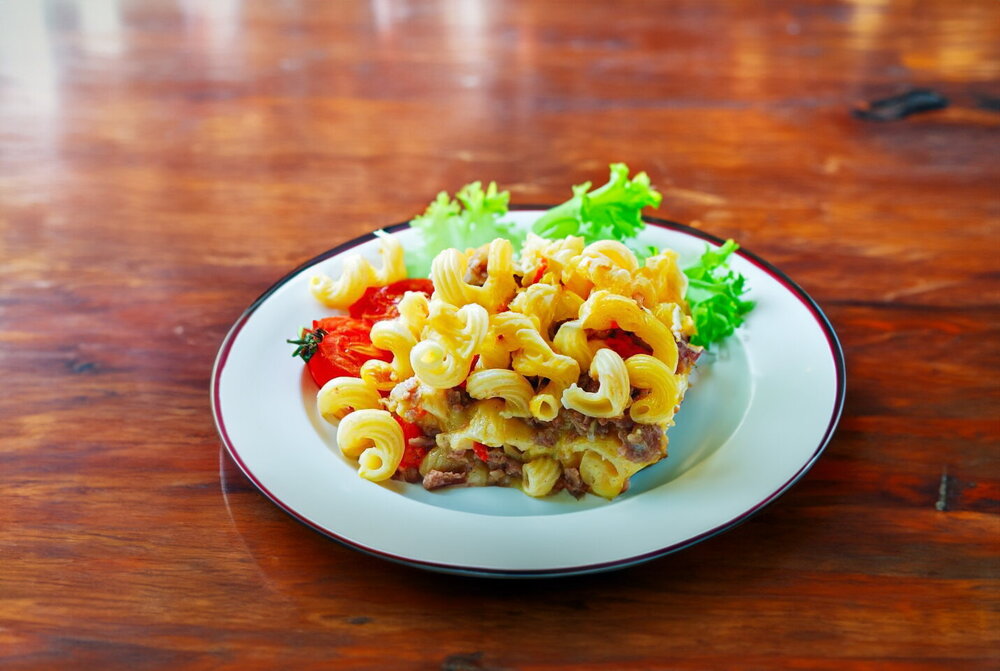 Pasta Shells with Minced Meat and Cheese in the Oven