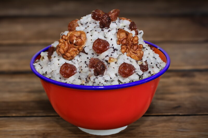 Kutia with Nuts and Poppy Seeds