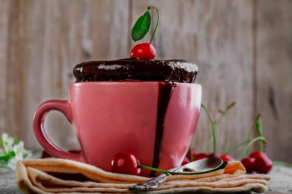 Cherry and chocolate cake in a mug 