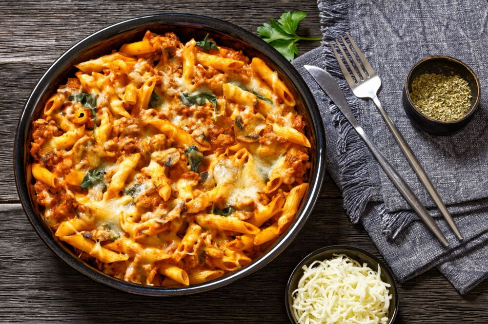 Pasta bake with chicken and bacon