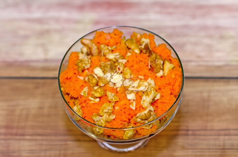 Raw Carrot Salad with Walnuts and Honey
