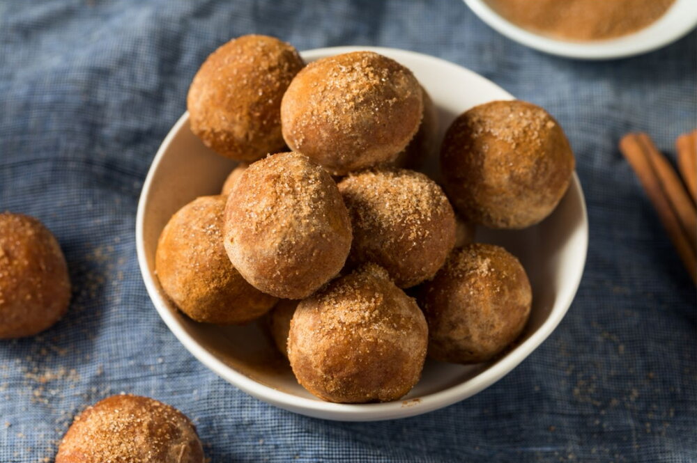 Mini doughnuts in sugar