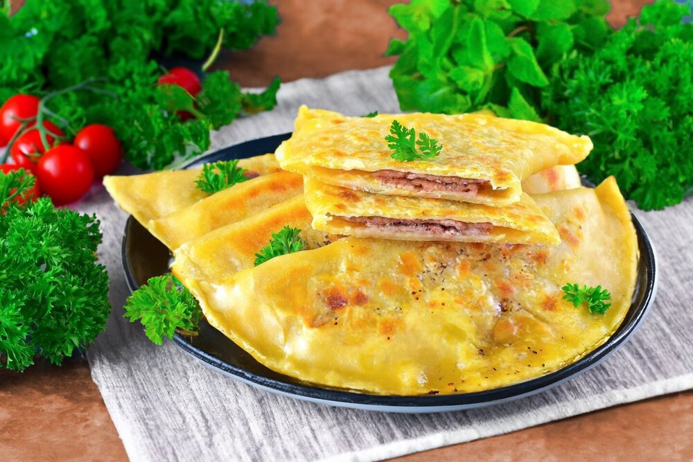 Azerbaijani Meat Qutab (Pan-Fried Flatbread)