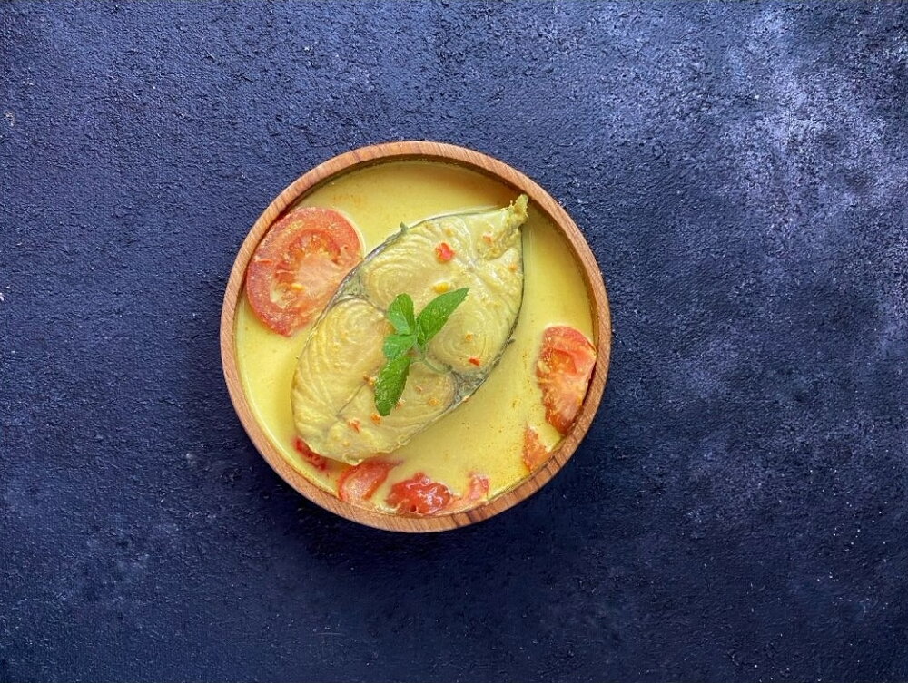 Fish in curry sauce